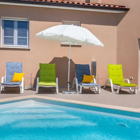 4 Bedroom Awesome In