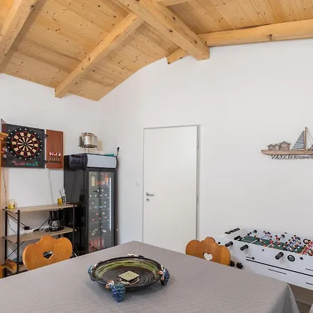 4 Bedroom Awesome In Galižana