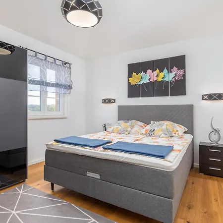 4 Bedroom In * Galizana