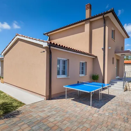 4 Bedroom In Holiday home *
