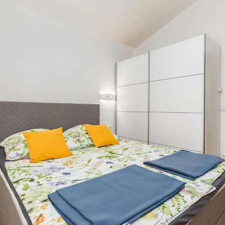 4 Bedroom In * Galizana