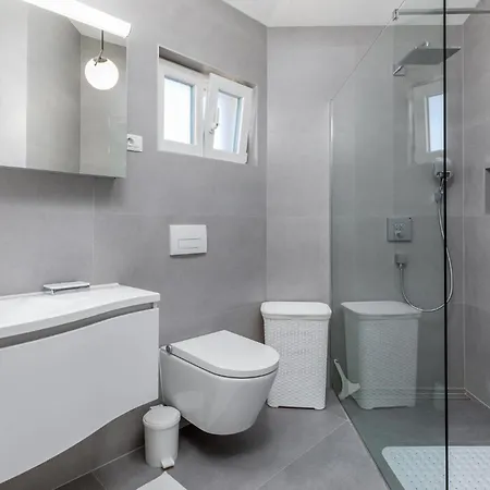 4 Bedroom In * Galizana