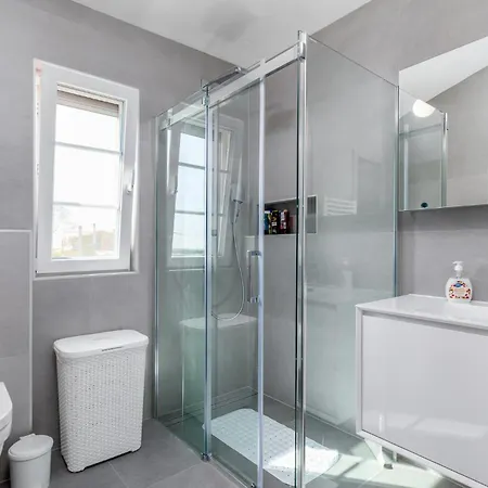 4 Bedroom In Casa vacanze Galižana